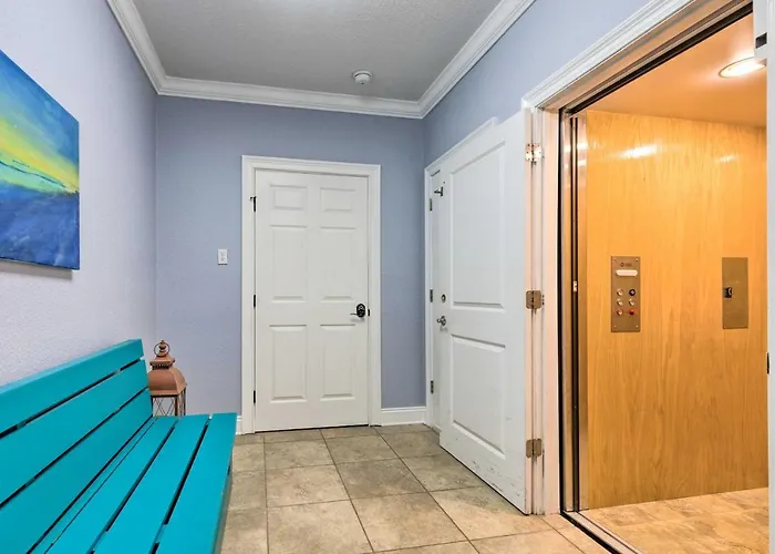 Holiday home Family Getaway! River View W/ Pool *