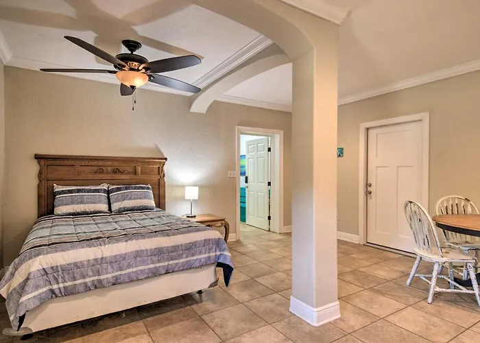 Family Getaway! River View W/ Pool Holiday home *